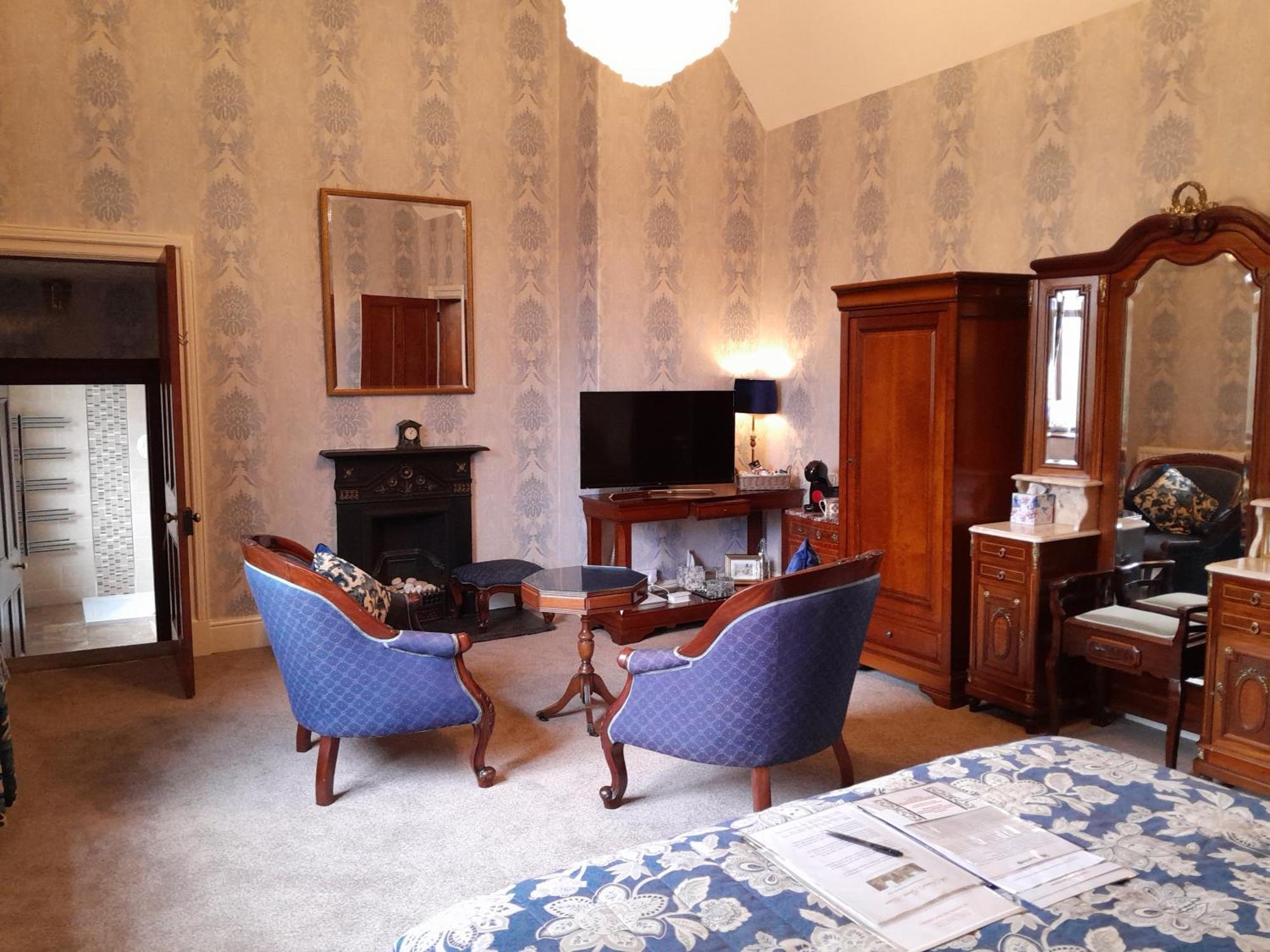 St David'S Guesthouse Haverfordwest Exteriör bild