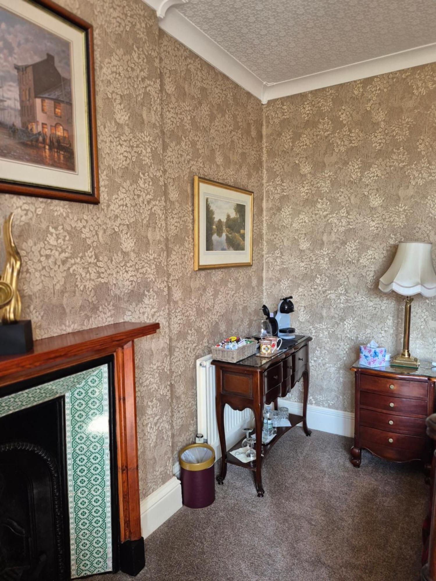 St David'S Guesthouse Haverfordwest Exteriör bild