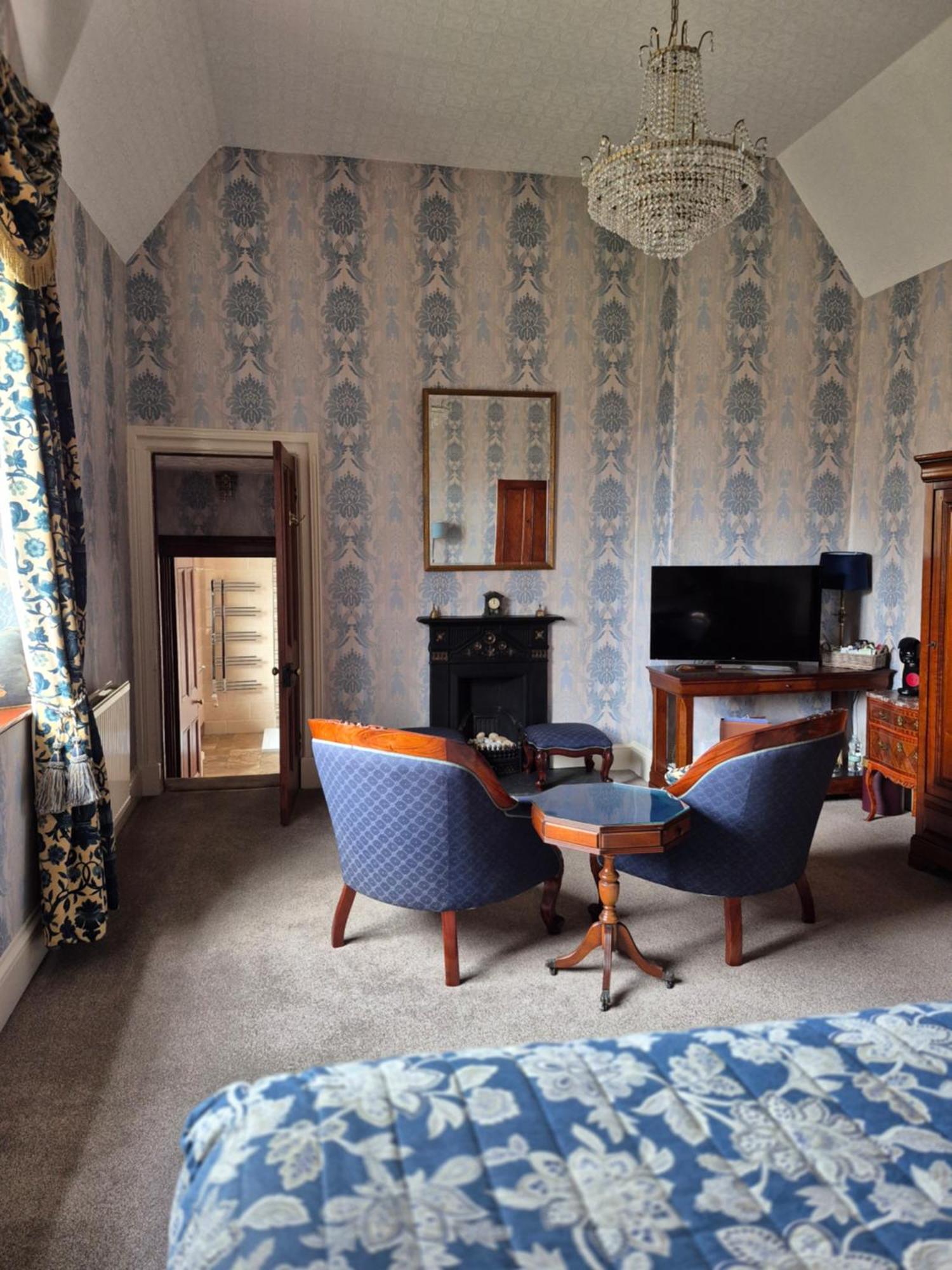 St David'S Guesthouse Haverfordwest Exteriör bild