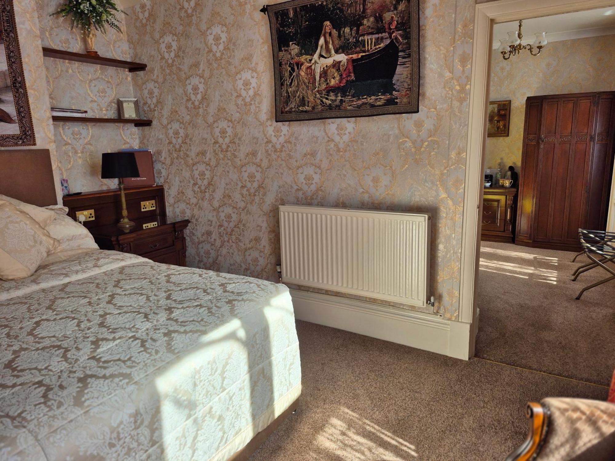 St David'S Guesthouse Haverfordwest Exteriör bild