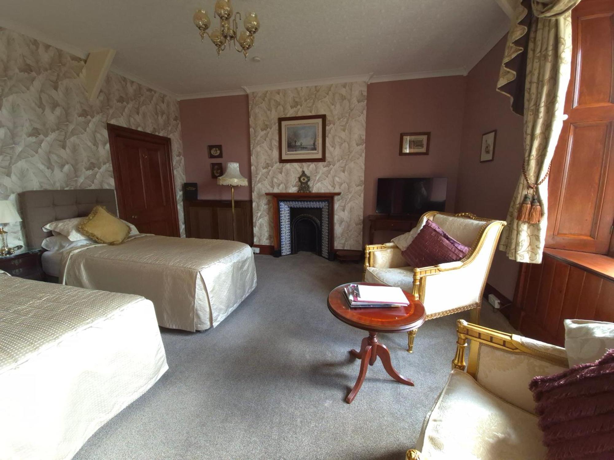 St David'S Guesthouse Haverfordwest Exteriör bild