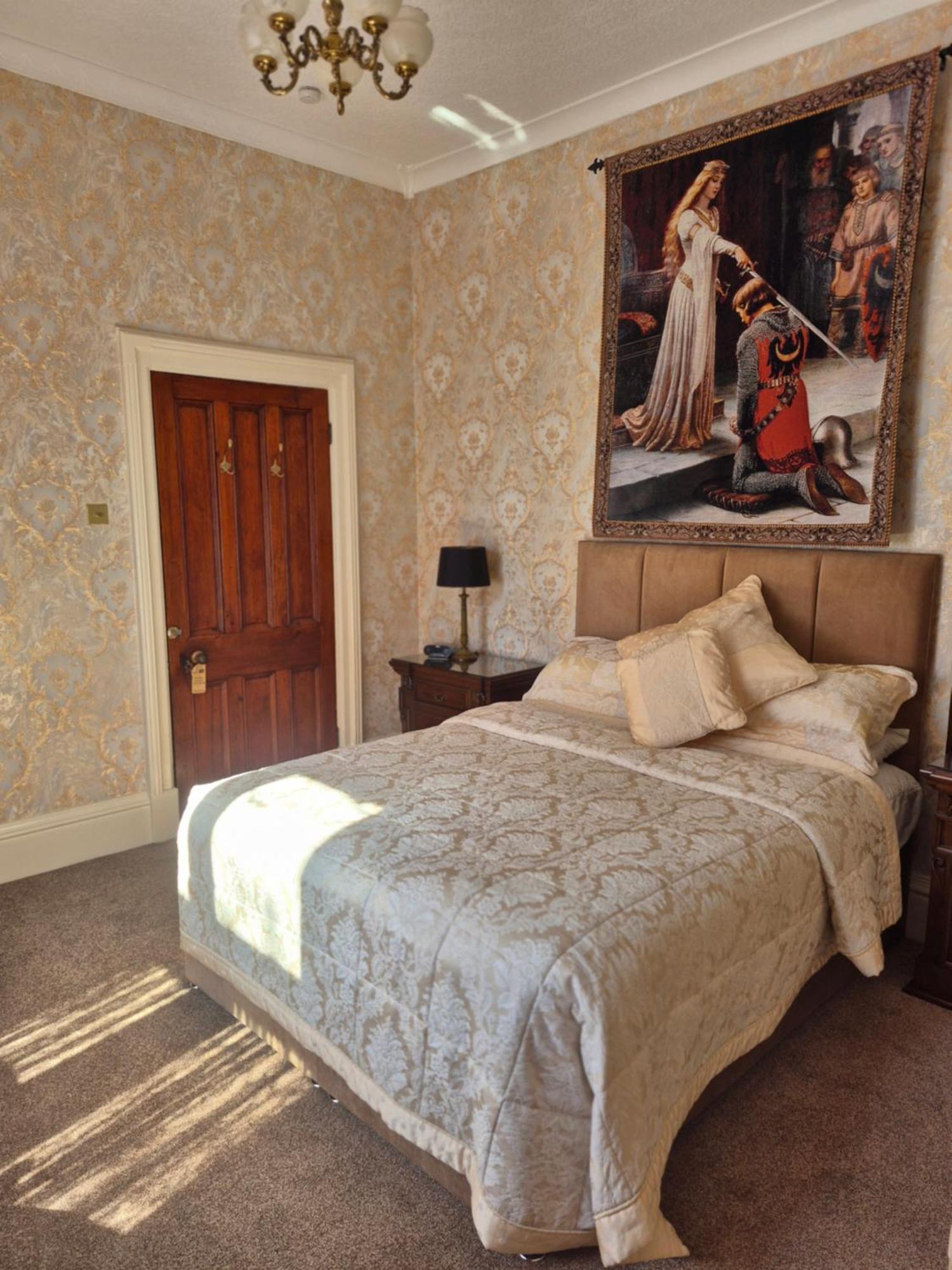 St David'S Guesthouse Haverfordwest Exteriör bild
