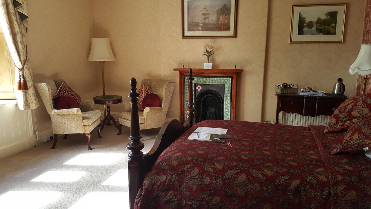 St David'S Guesthouse Haverfordwest Exteriör bild