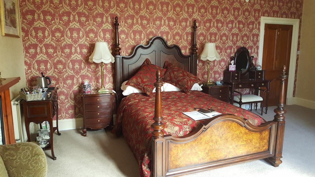 St David'S Guesthouse Haverfordwest Exteriör bild